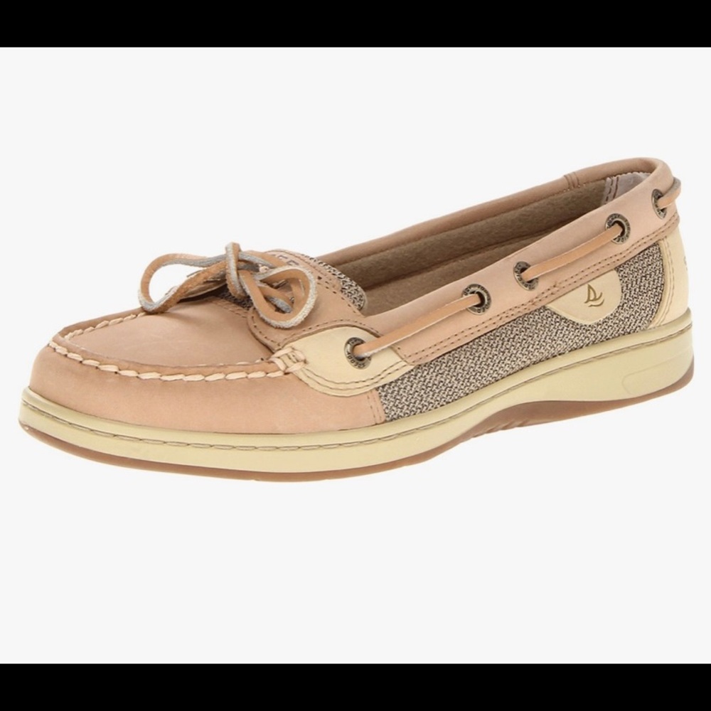 Woman’s Sperry boat shoes